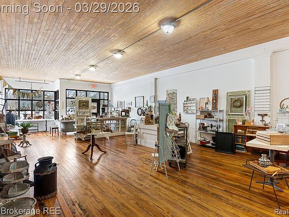 5th image of 4654 Water St