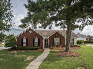 404 Holly Ln, Headland, AL 36345