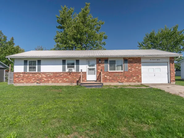 618 E College St, Jackson Center, OH 45334