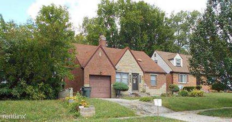 2nd image of 2921 Earlham Dr