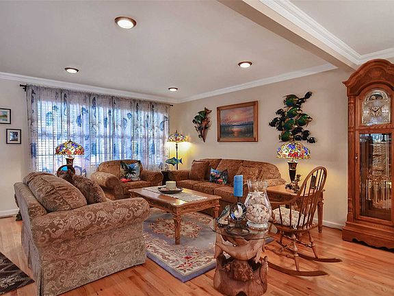 4th image of 5 Franklin Ave