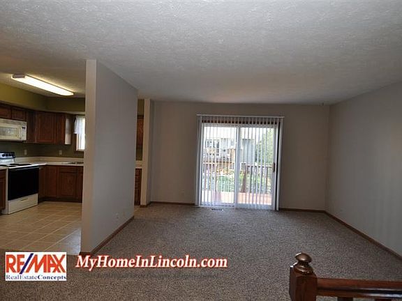 4th image of 710 W Belmont Ave