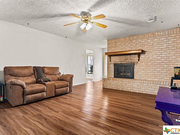 4th image of 1108 Rhonda Lee St