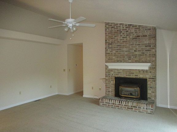 4th image of 27849 Cross Creek Dr