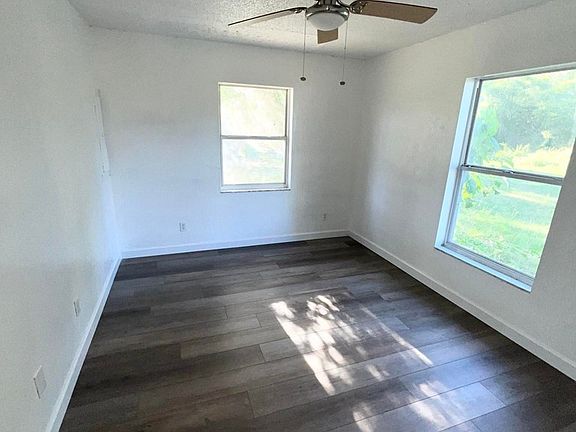 4th image of 510 SE 5th Ave