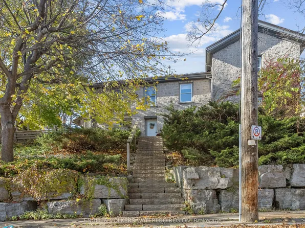 16 Ramore St #1, Cambridge, ON N1S 2P7