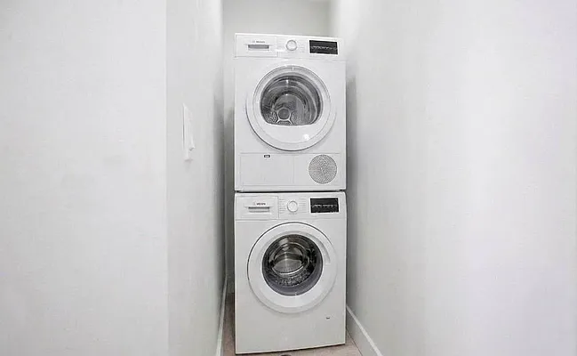 Laundry, photo 1