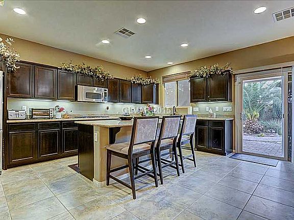 4th image of 8209 Pink Desert St