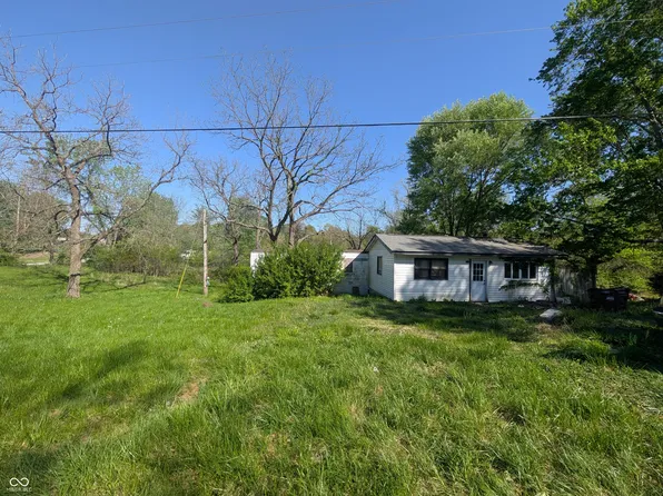 8467 Spearsville Rd, Morgantown, IN 46160