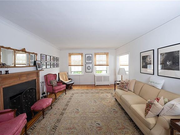 4th image of 4 Park Ln APT 5A