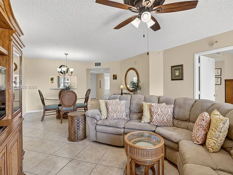 1651 SW 127th Ave #305A — Photo 3