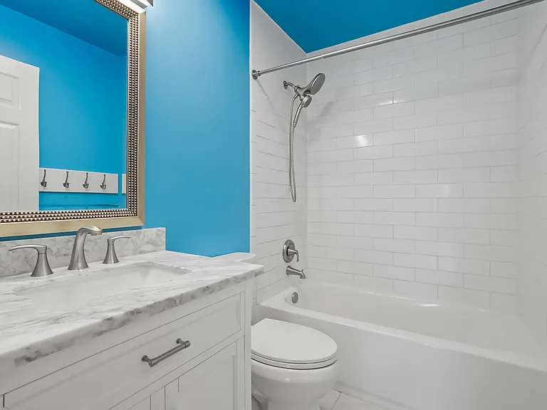 979 Peregrine Dr — Photo 17