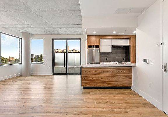 5th image of 3707 Blackstone Pl APT 703