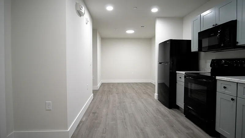3 bed, 1.0 bath, $3,180 — Photo 4