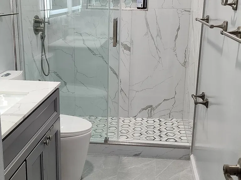 631 Lonsdale Ave — Photo 10