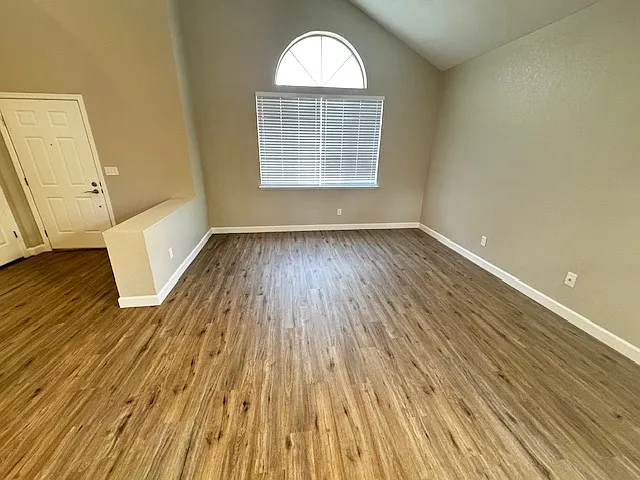 625 Roscommon Pl — Photo 17