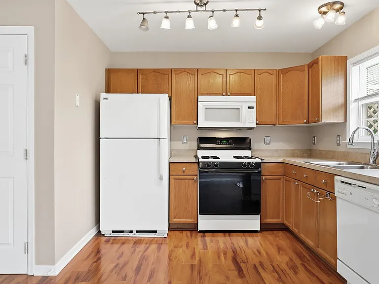 808 Marquette Dr — Photo 5