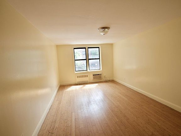 2nd image of 816 Ocean Ave APT 4e