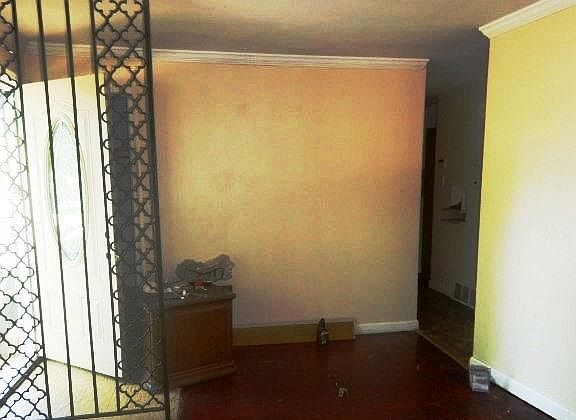 4th image of 9824 Gloucester Dr