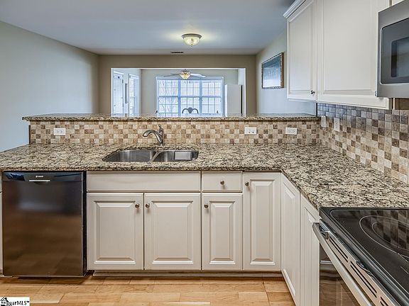 5th image of 309 Hillsdale Dr