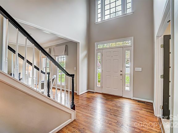 2nd image of 7912 Wilby Hollow Dr