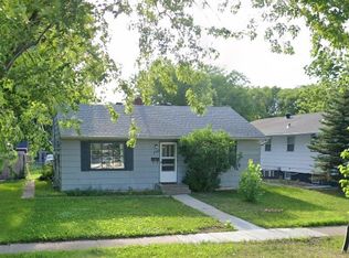 1042 Oak St N, Fargo, ND 58102