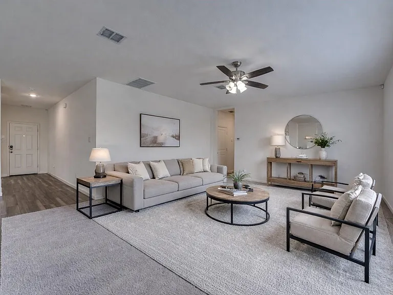 767 Camden Dr — Photo 3
