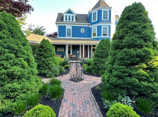46 Earles Ct, Narragansett, RI 02882