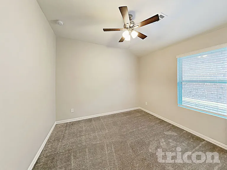 275 Sunshine Ln — Photo 11