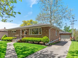 8116 Woodlawn Ave, Munster, IN 46321