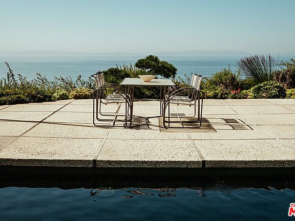 5th image of 8 Sea Cove Dr