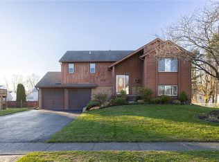 22 Springbrook Cir, Rochester, NY 14606