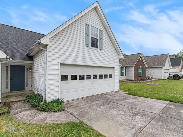 2208 Oakland Walk Dr, Lawrenceville, GA 30044