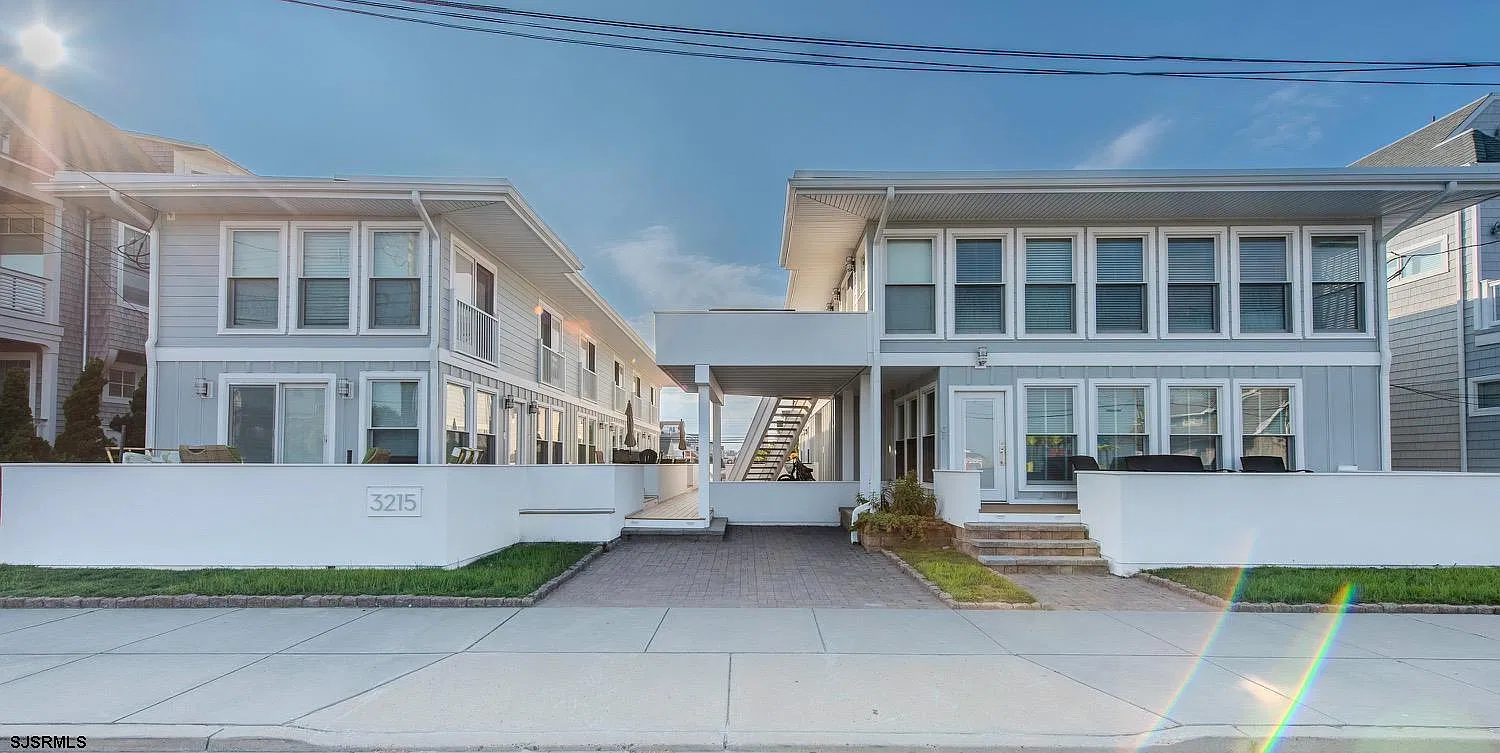 3215 Atlantic Ave — Photo 2