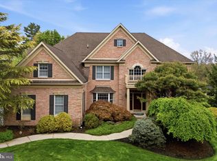 16 Chestnut Ln, North Wales, PA 19454