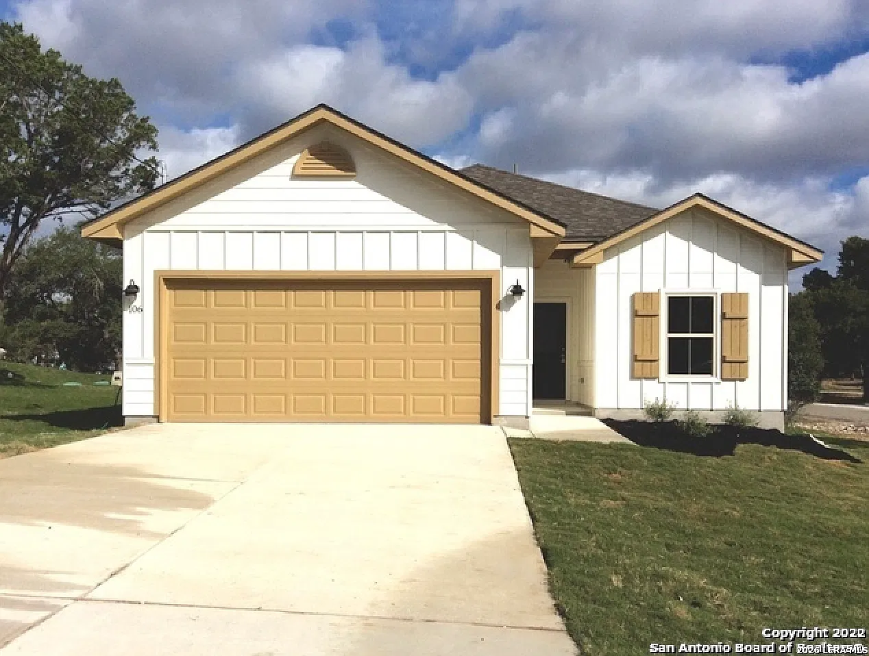 3 bed, 1562 sqft, $1,895 — Photo 1