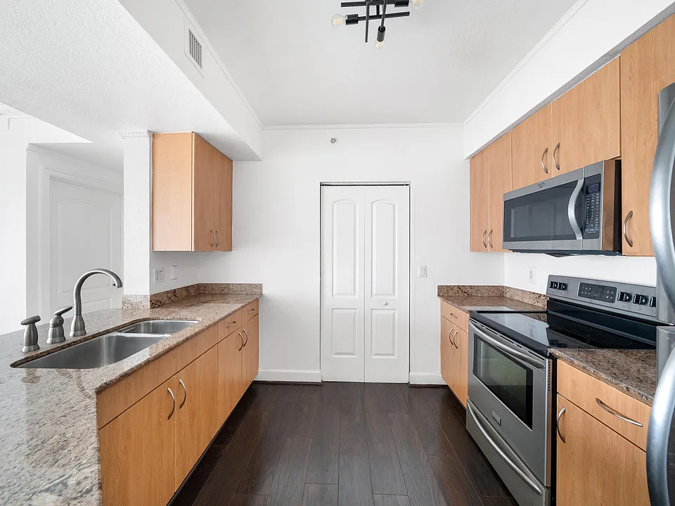 1830 Radius Dr #405