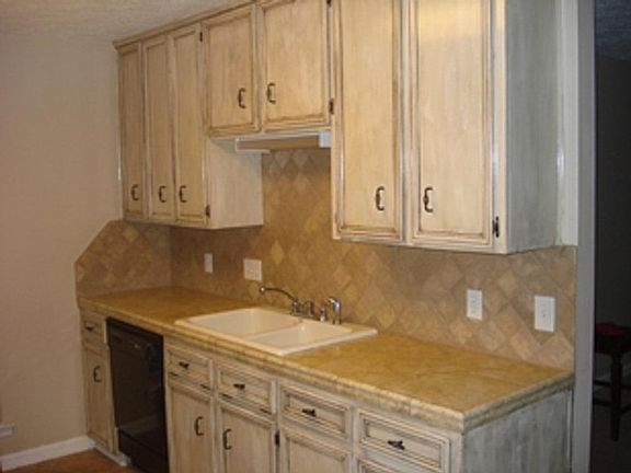 2nd image of 406 Saddlewood Dr