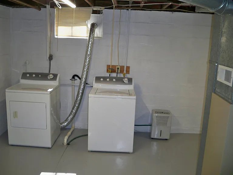 1505 W Iles Ave — Photo 17