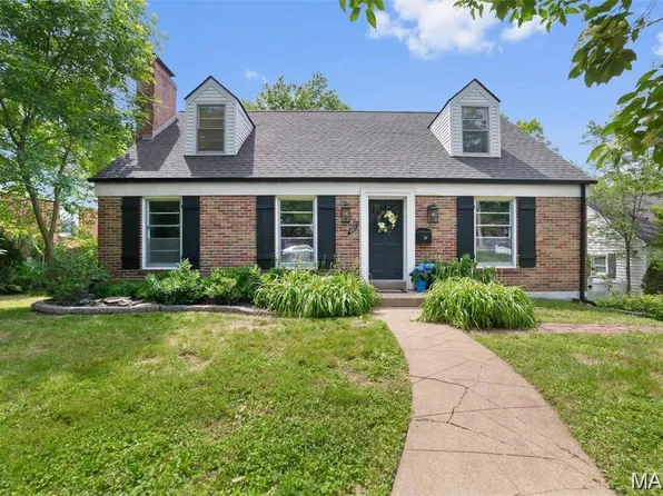 447 N Geyer Rd, Saint Louis, MO 63122