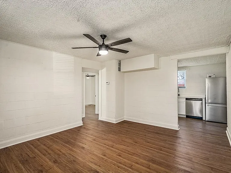 420 N Columbia St #A2 — Photo 6