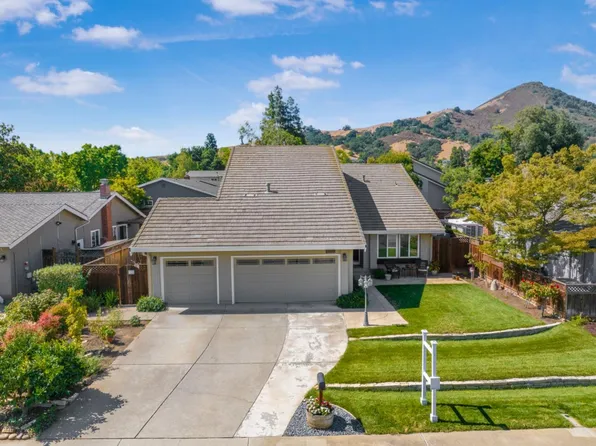 16711 Willow Creek Dr, Morgan Hill, CA 95037