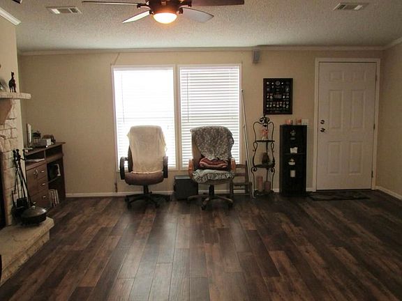 4th image of 2052 County Road 371