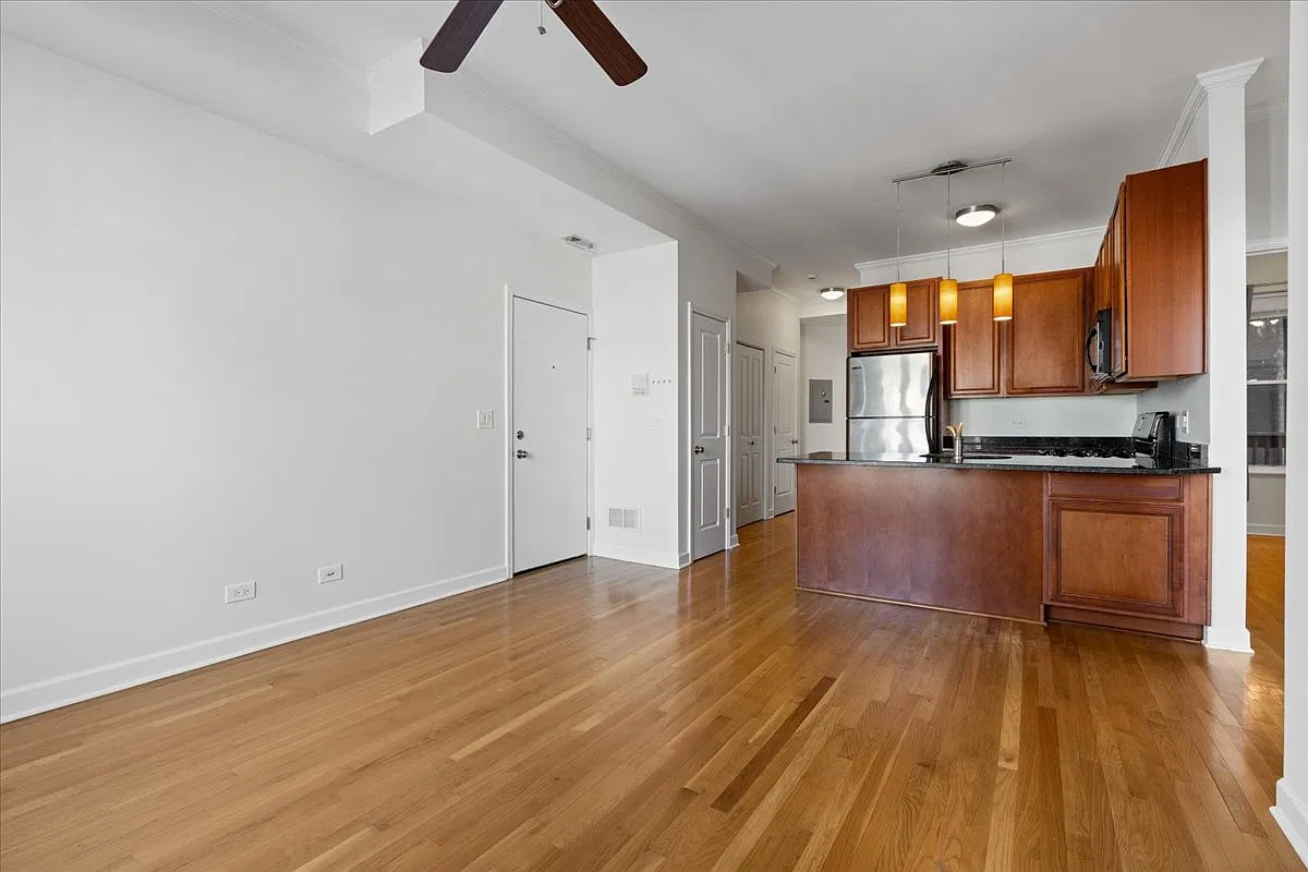 2 bed, 1100 sqft, $2,500 — Photo 4