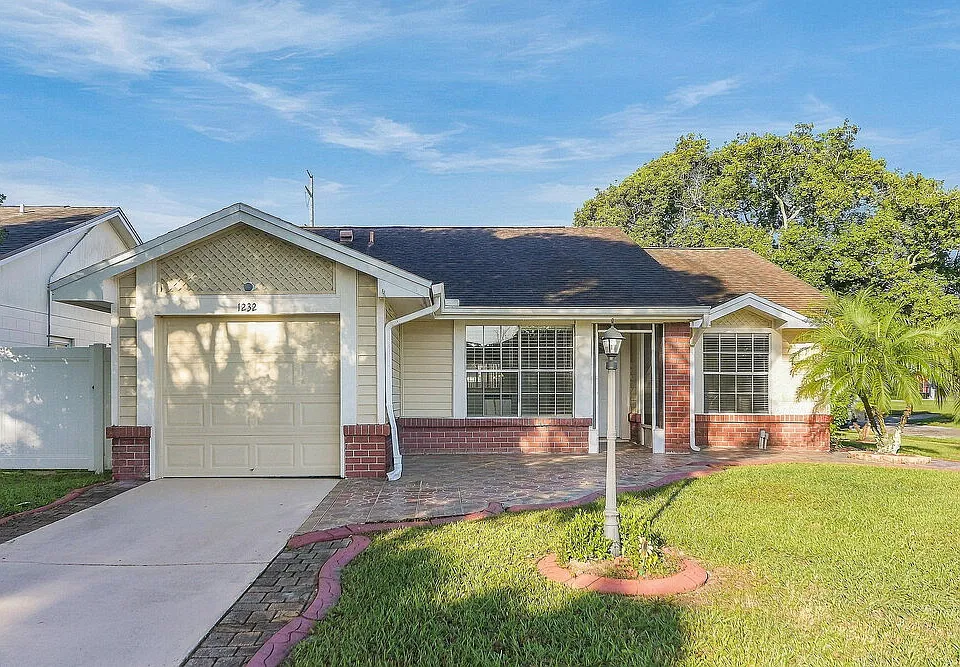 1232 Regal Ridge Dr