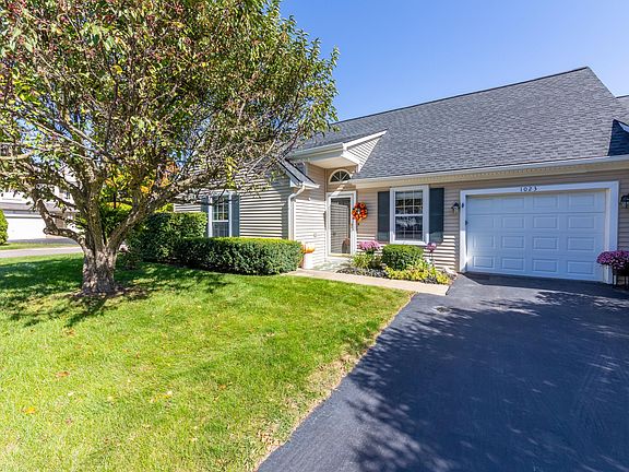 2nd image of 1023 Sandpiper Dr #15