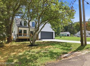 211 Shipe Rd, Powell, TN 37849