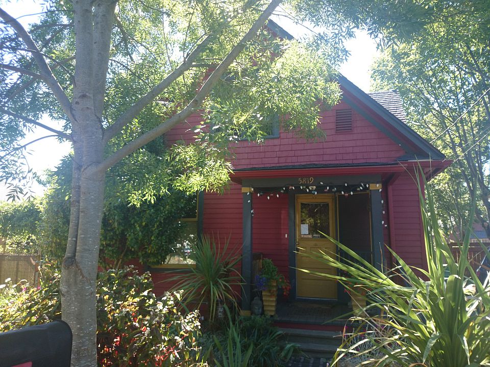 2nd image of 5819 6th Ave NW