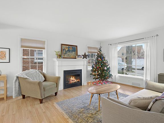 2nd image of 5060 N Idlewild Ave