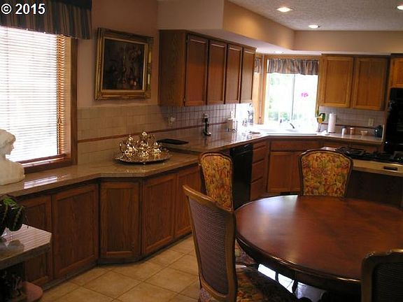 3rd image of 2507 SE 134th Ct